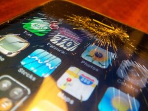 How to Fix an iPhone Or iPad That Won’t Turn On