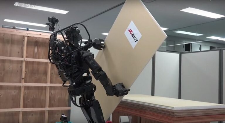 AIST’s HRP-5P Robot Can Put up Walls