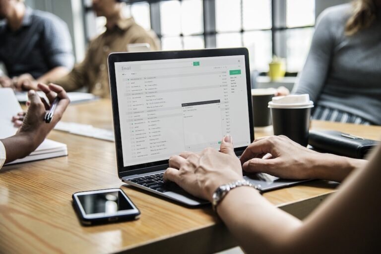Remote Assistance in Field Service