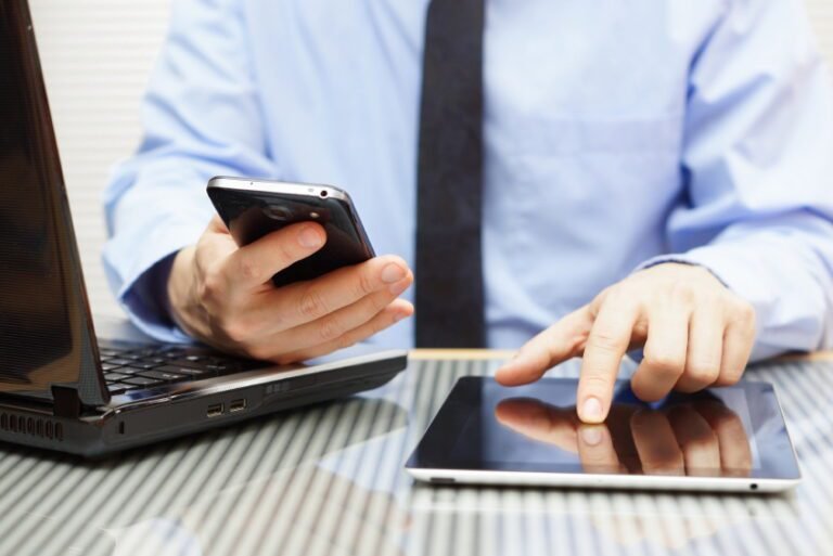 Remote Assistance in Field Service