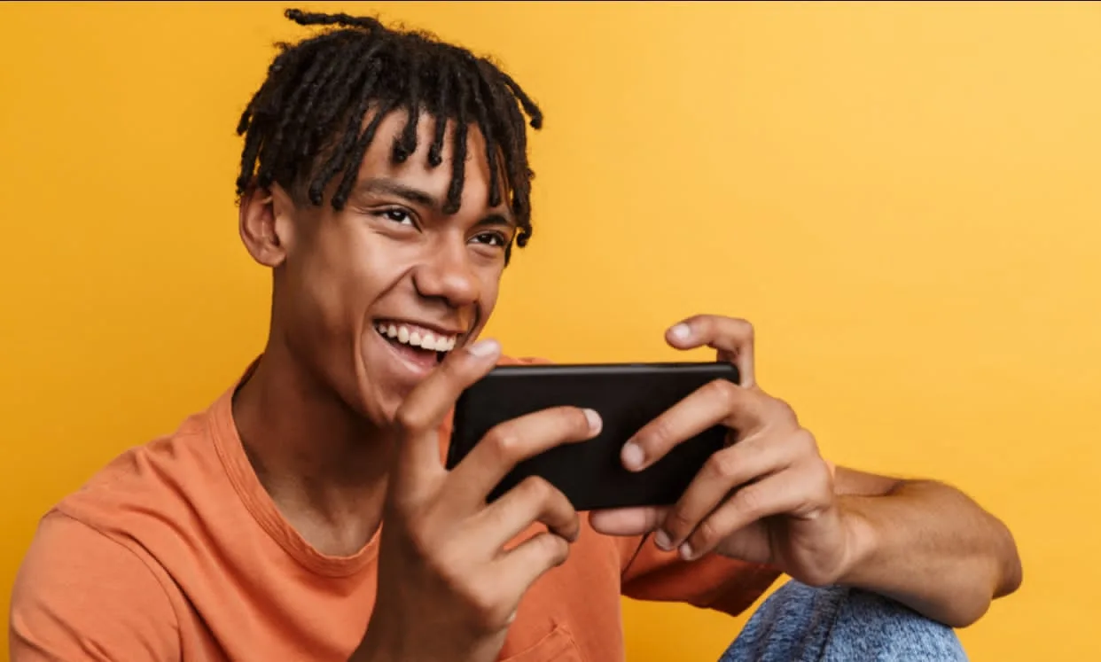 Screen Time, Online Safety, and Family Balance: How Digital Age Parenting Can Help